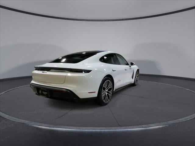 Photo of 2022 White Porsche Taycan
