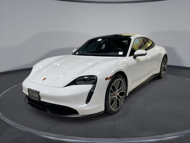 Photo of 2022 White Porsche Taycan
