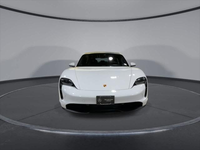 Photo of 2022 White Porsche Taycan
