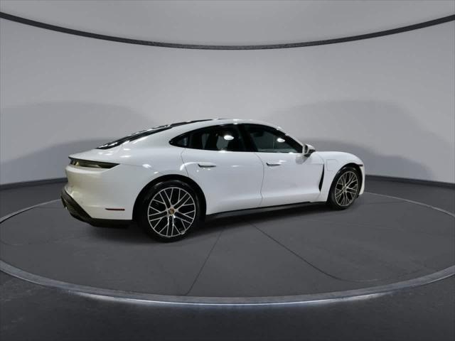Photo of 2022 White Porsche Taycan