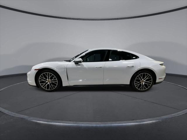 Photo of 2022 White Porsche Taycan