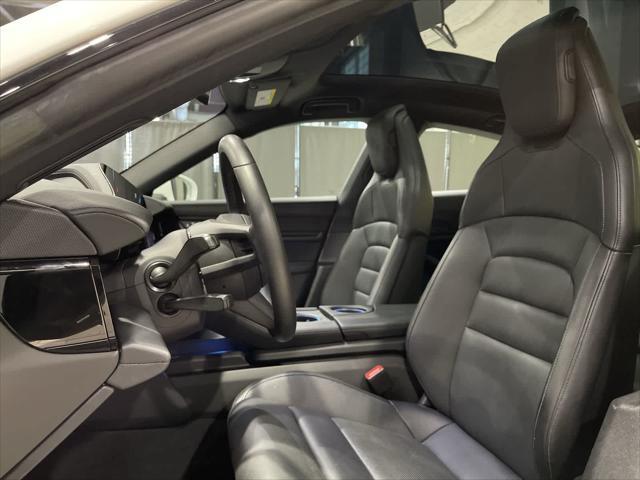 Photo of 2022 White Porsche Taycan