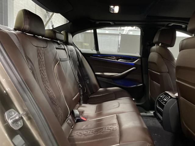 Photo of 2018 Metallic BMW 540