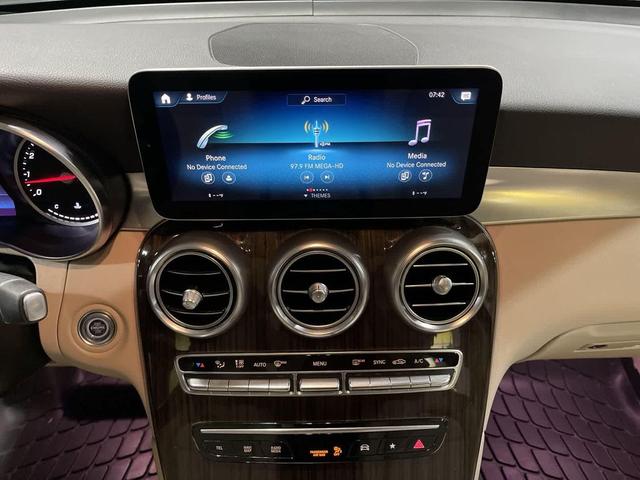 Photo of 2022 Gray Metallic Mercedes-Benz GLC 300