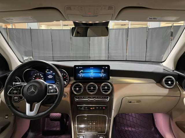 Photo of 2022 Gray Metallic Mercedes-Benz GLC 300