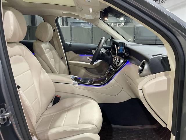 Photo of 2022 Gray Metallic Mercedes-Benz GLC 300