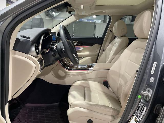 Photo of 2022 Gray Metallic Mercedes-Benz GLC 300