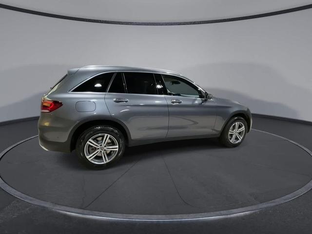 Photo of 2022 Gray Metallic Mercedes-Benz GLC 300