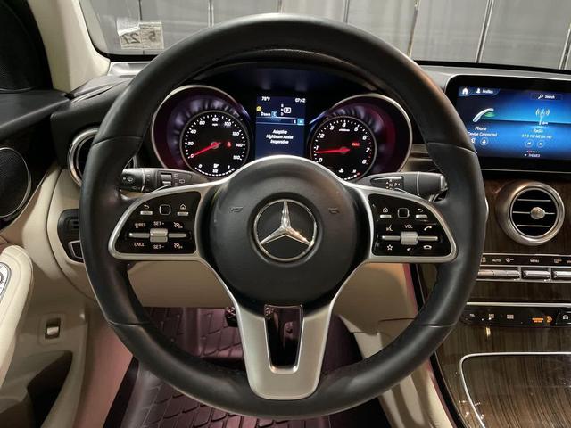 Photo of 2022 Gray Metallic Mercedes-Benz GLC 300