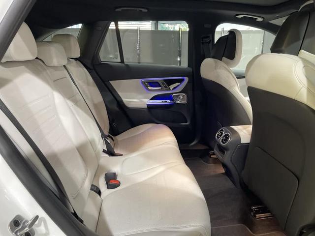 Photo of 2025 Polar White Mercedes-Benz GLC 350e