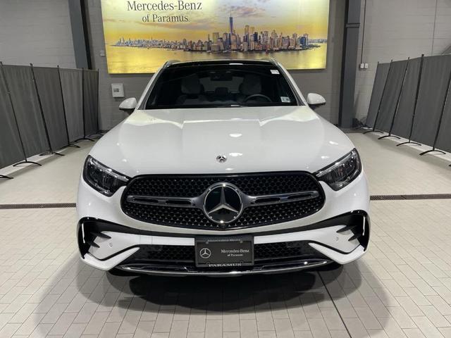 Photo of 2025 Polar White Mercedes-Benz GLC 350e