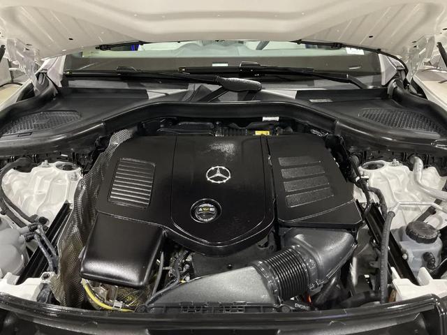 Photo of 2025 Polar White Mercedes-Benz GLC 350e