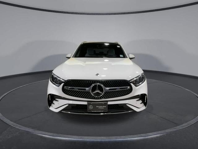 Photo of 2025 Polar White Mercedes-Benz GLC 350e