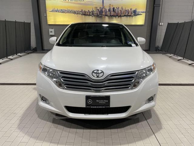 Photo of 2010 Blizzard Pearl Toyota Venza