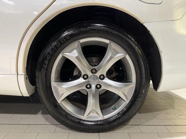 Photo of 2010 Blizzard Pearl Toyota Venza