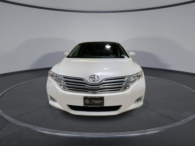 Photo of 2010 Blizzard Pearl Toyota Venza