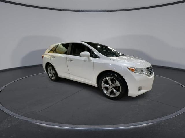 Photo of 2010 Blizzard Pearl Toyota Venza