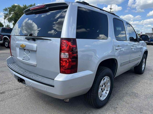Photo of 2014 Silver Ice Metallic Chevrolet Tahoe