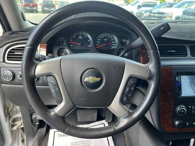 Photo of 2014 Silver Ice Metallic Chevrolet Tahoe