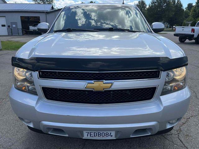 Photo of 2014 Silver Ice Metallic Chevrolet Tahoe