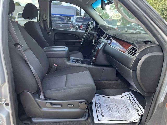 Photo of 2014 Silver Ice Metallic Chevrolet Tahoe