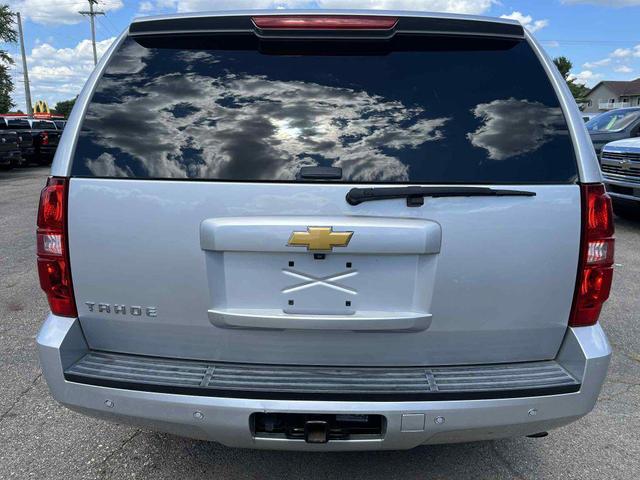 Photo of 2014 Silver Ice Metallic Chevrolet Tahoe