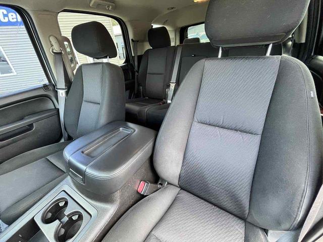 Photo of 2014 Silver Ice Metallic Chevrolet Tahoe