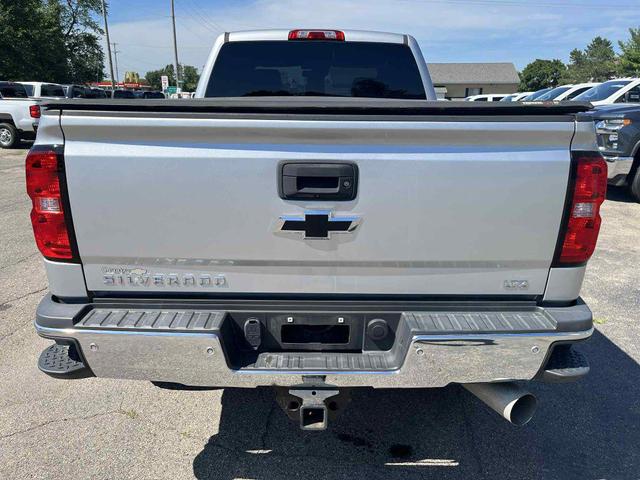 Photo of 2017 Silver Ice Metallic Chevrolet Silverado 2500
