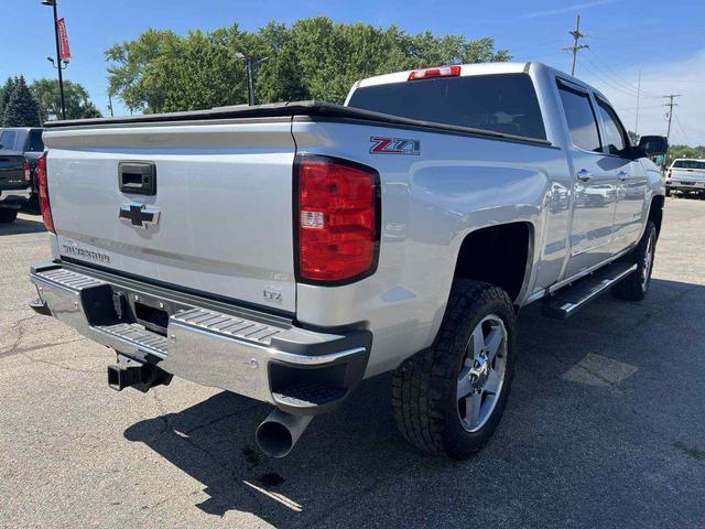Photo of 2017 Silver Ice Metallic Chevrolet Silverado 2500