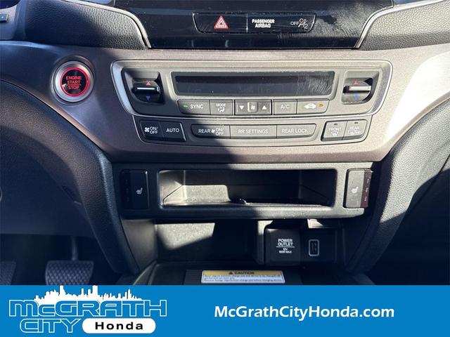 Photo of 2022 Platinum White Pearl Honda Pilot