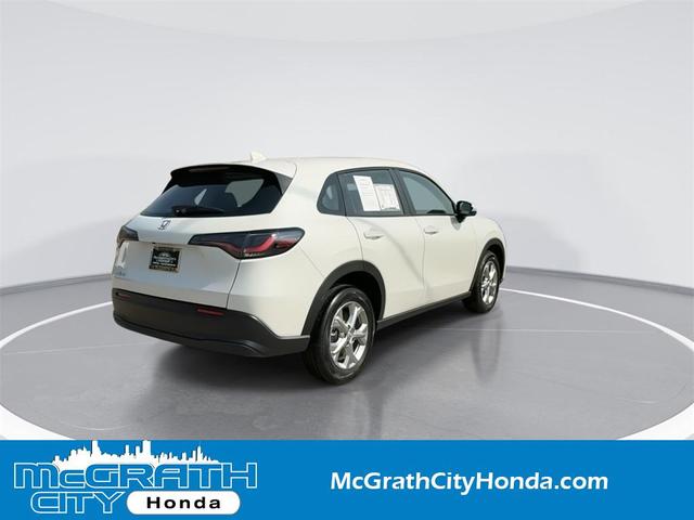 Photo of 2025 Platinum White Pearl Honda HR-V