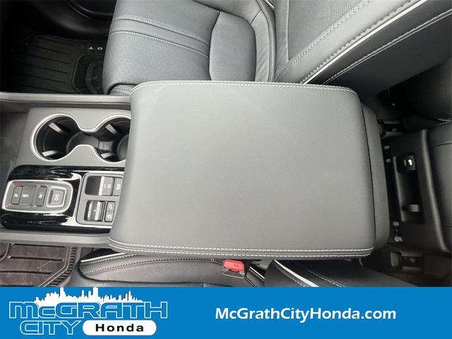 Photo of 2025 Platinum White Pearl Honda Pilot
