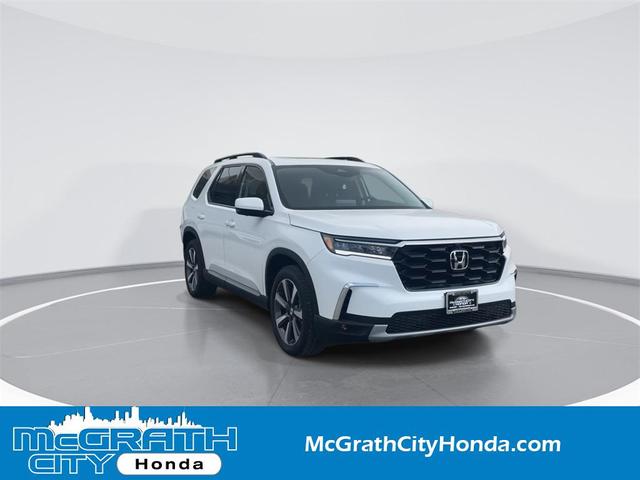 Photo of 2025 Platinum White Pearl Honda Pilot