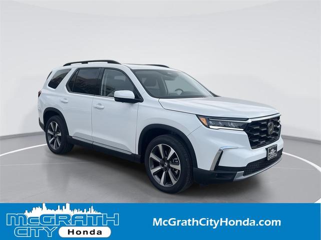 Photo of 2025 Platinum White Pearl Honda Pilot