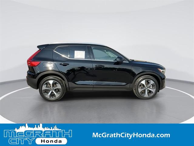 Photo of 2023 Black Volvo XC40