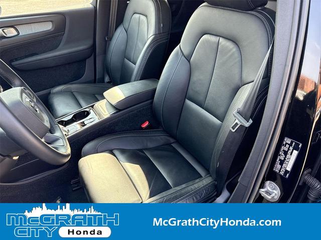 Photo of 2023 Black Volvo XC40