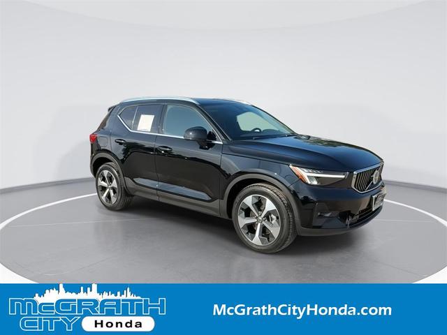 Photo of 2023 Black Volvo XC40