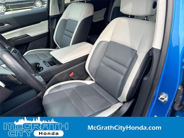 Photo of 2024 Pacific Blue Metallic Honda Prologue