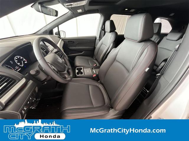 Photo of 2025 Platinum White Pearl Honda Odyssey