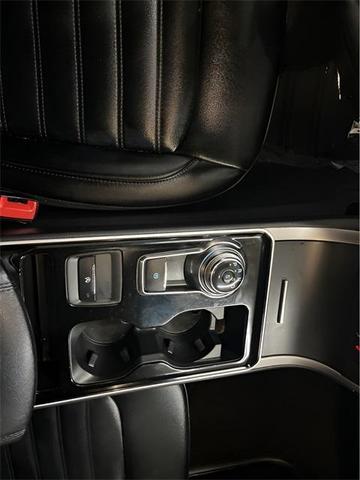 Photo of 2020 OXFORD WHITE Ford Edge
