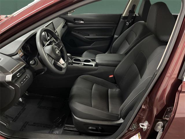 Photo of 2024 Garnet Pearl Metallic Nissan Altima
