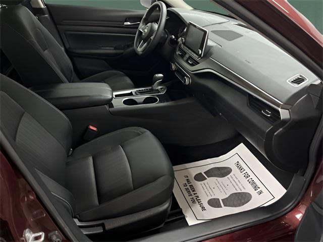 Photo of 2024 Garnet Pearl Metallic Nissan Altima