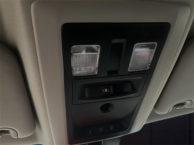Photo of 2018 Bright White Clearcoat RAM 1500