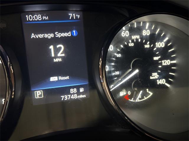 Photo of 2019 Glacier White Nissan Rogue
