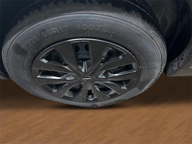 Photo of 2019 Glacier White Nissan Rogue