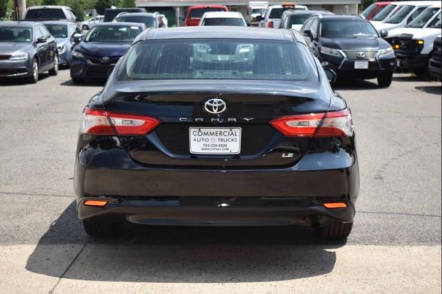 Photo of 2018 Midnight Black Metallic Toyota Camry