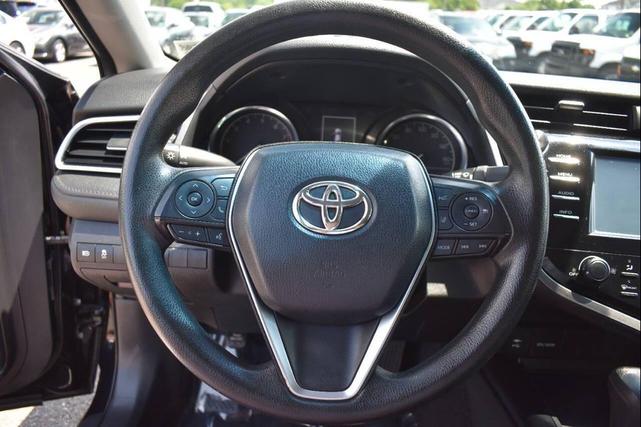 Photo of 2018 Midnight Black Metallic Toyota Camry