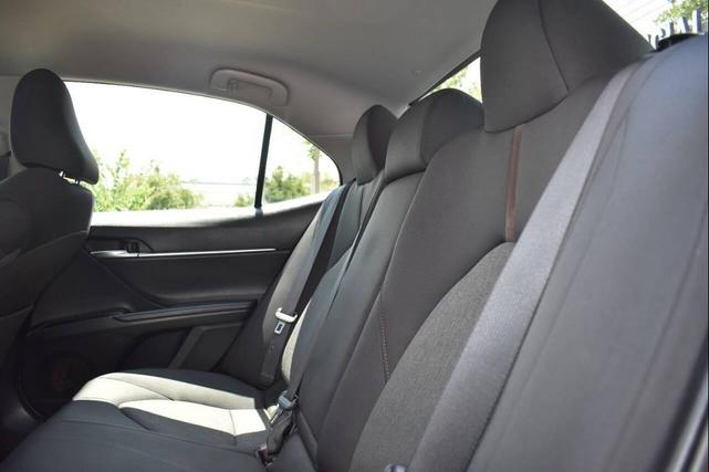 Photo of 2018 Midnight Black Metallic Toyota Camry