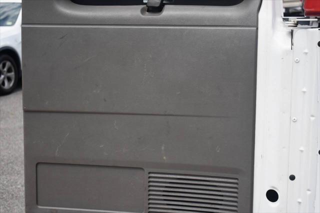 Photo of 2015 Summit White Chevrolet Express 2500