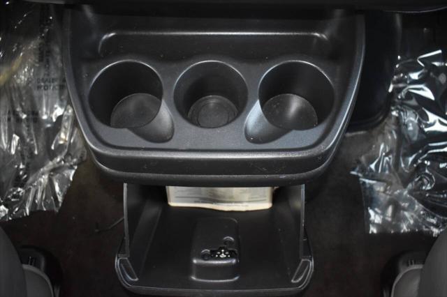 Photo of 2015 Summit White Chevrolet Express 2500